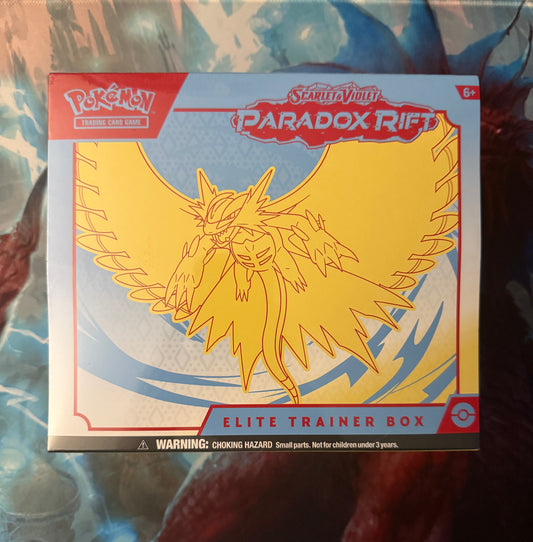 Paradox Rift Elite Trainer Box [Roaring Moon]